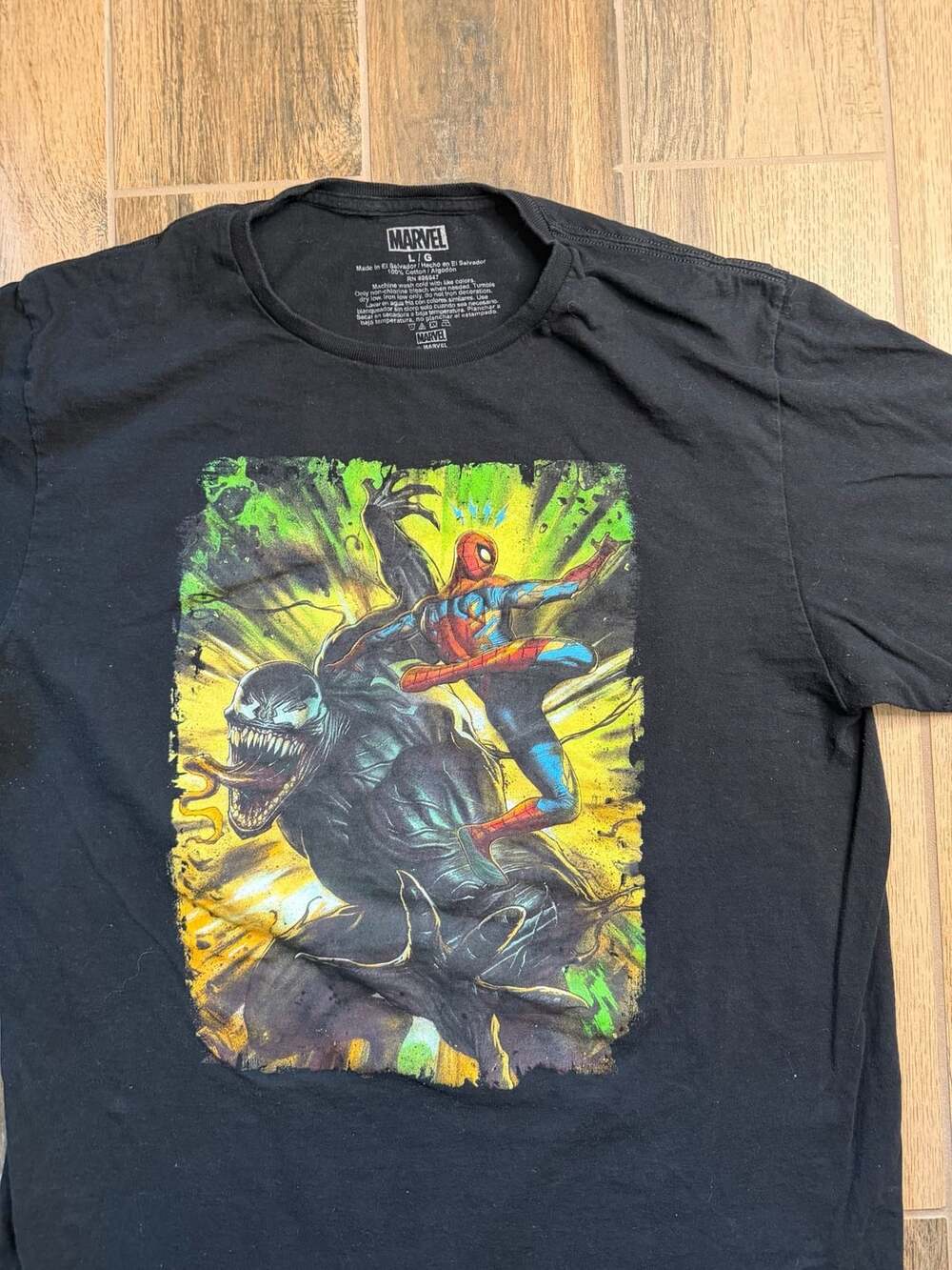 Marvel Spider-Man vs Venom Graphic T-Shirt Size L Black